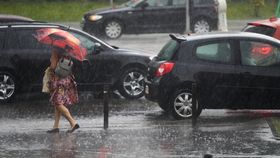 VIDEO Furtuna Renata ne aduce frig și vijelii în România! Temperaturile se schimbă drastic